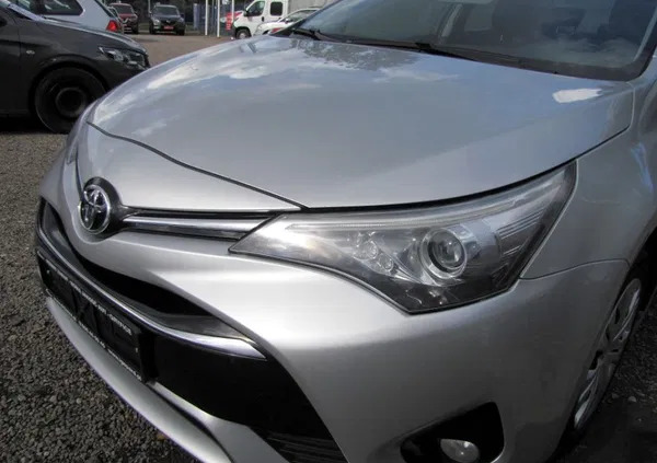 samochody osobowe Toyota Avensis cena 46900 przebieg: 191500, rok produkcji 2016 z Kowal